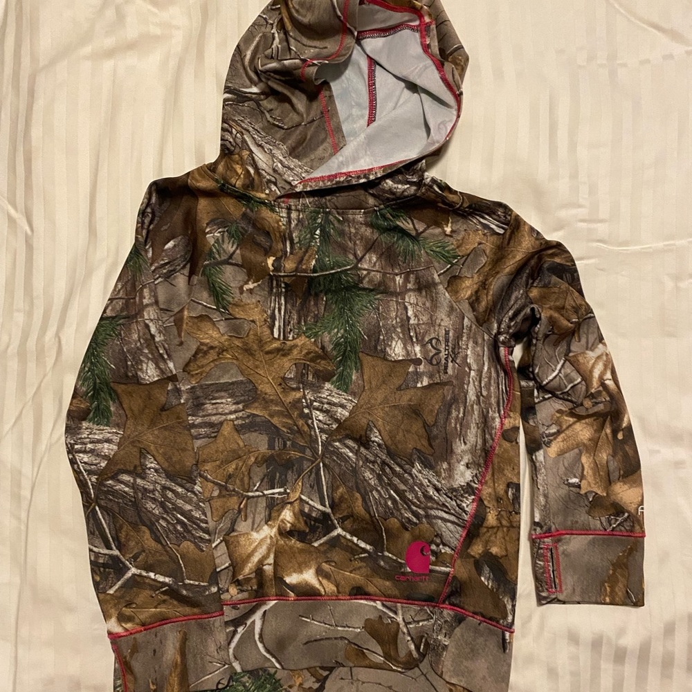 Carhartt girls pull over hoodie…size 4